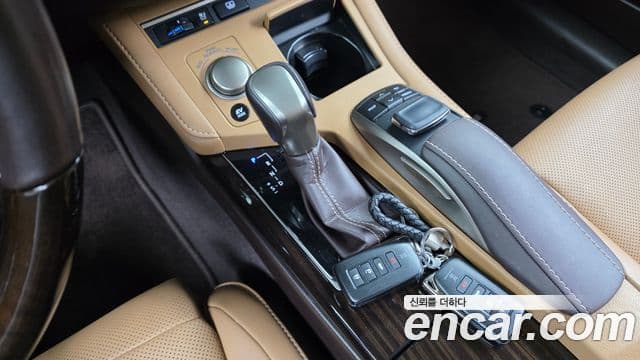 Lexus New ES300h XV60, 2017 9