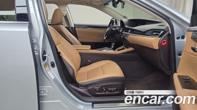 Lexus New ES300h XV60, 2017 11