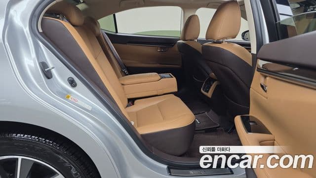 Lexus New ES300h XV60, 2017 12