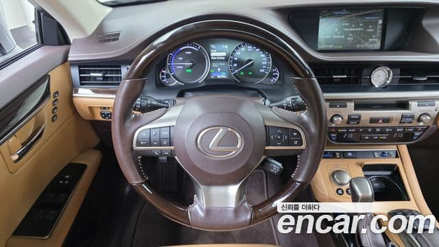 Lexus New ES300h XV60, 2017 13