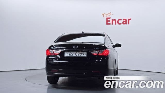 Hyundai YF Sonata топовая версия, 2010 4