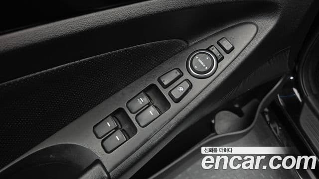 Hyundai YF Sonata топовая версия, 2010 17