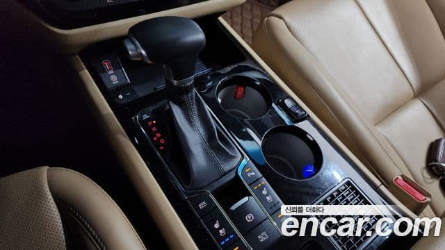 Kia The / новый New Carnival VIP, 2019 9