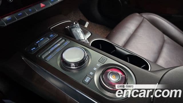 Genesis GV70, 2021 9