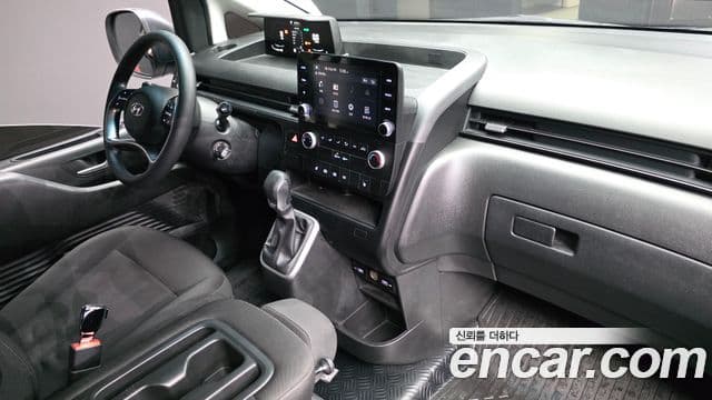 Hyundai Staria Smart, 2023 7