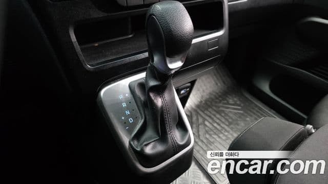 Hyundai Staria Smart, 2023 9