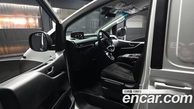 Hyundai Staria Smart, 2023 10