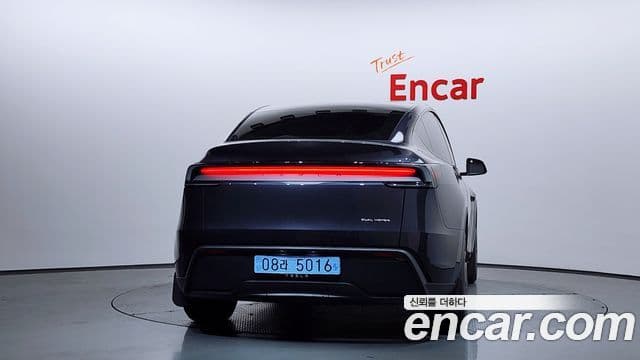 Tesla модель Y Long Range AWD, 2025 4