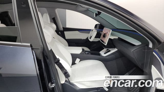 Tesla модель Y Long Range AWD, 2025 11