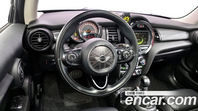 Mini Cooper D 3세대, 2016 13