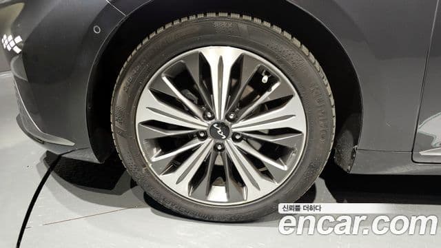 Kia K8 гибрид Signature, 2022 все фото