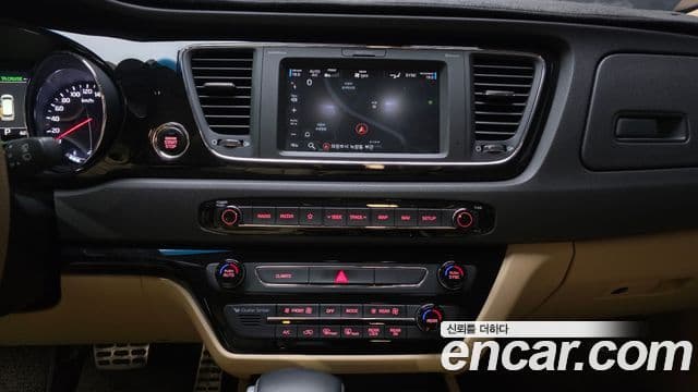 Kia The / новый New Carnival Noblesse Special, 2019 14