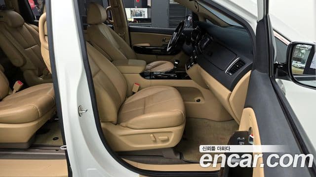 Kia The / новый New Carnival Special, 2019 11