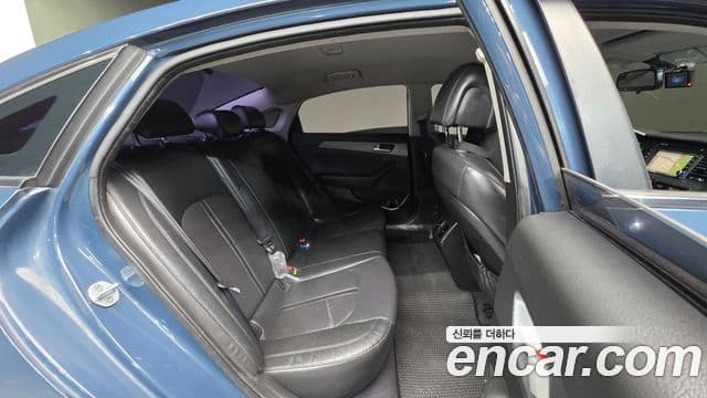 Hyundai LF Sonata Premium, 2017 19