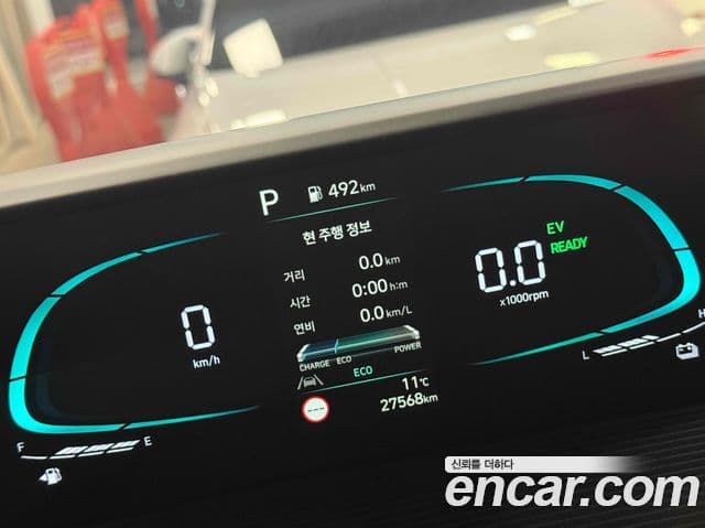 Hyundai Staria Modern, 2025 3