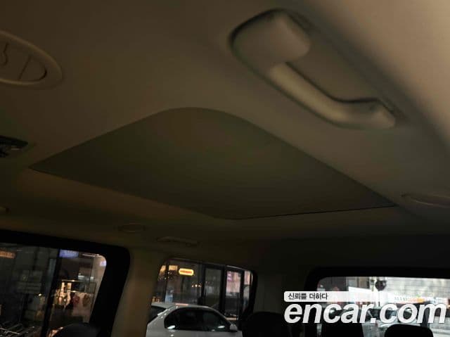 Hyundai Staria Modern, 2025 12