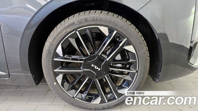 Kia The / новый New K8 гибрид Signature, 2025 все фото