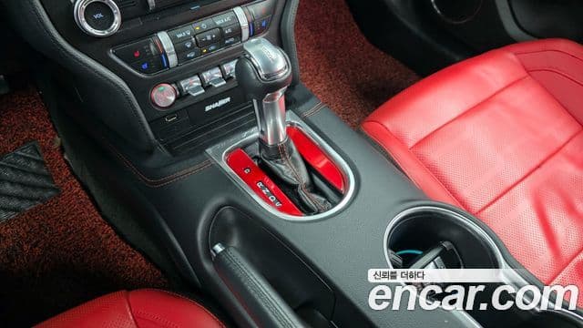 Ford Mustang купе, 2018 9