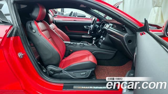 Ford Mustang купе, 2018 11