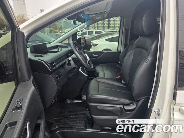 Hyundai Staria Modern, 2024 10