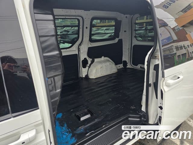 Hyundai Staria Modern, 2024 16