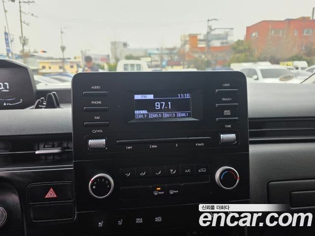 Hyundai Staria Modern, 2024 17