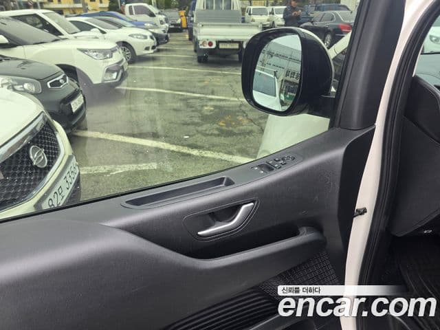 Hyundai Staria Modern, 2024 19