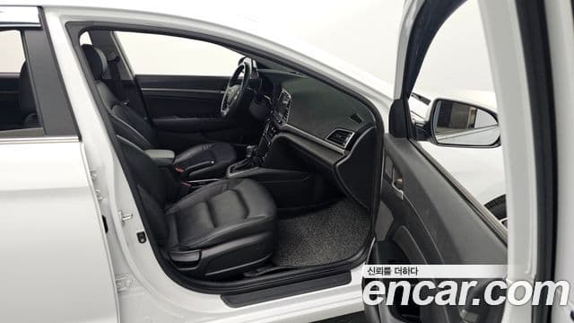 Hyundai Avante AD Special, 2016 11