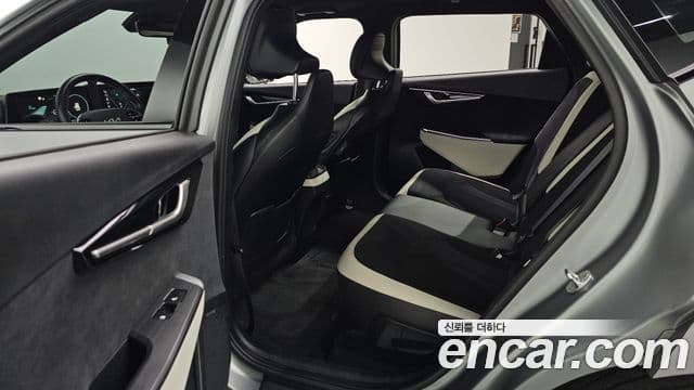Kia EV6 GT Line, 2022 12