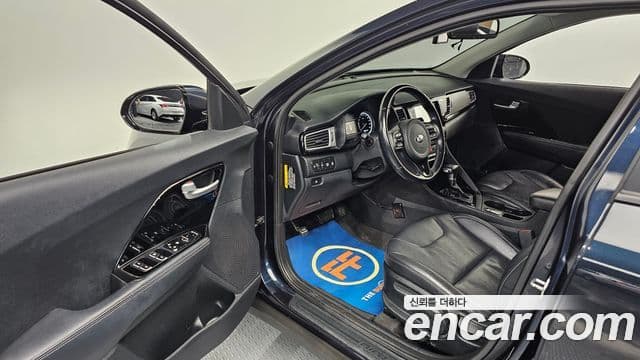 Kia Niro Prestige, 2018 10