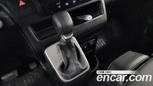 Hyundai Staria Modern, 2023 9