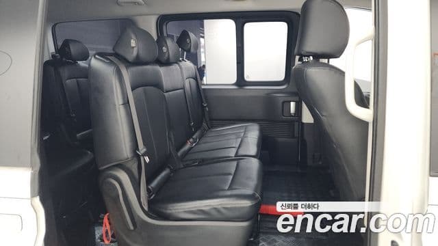 Hyundai Staria Modern, 2023 12