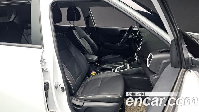 Hyundai Venue 1.6 Flux, 2023 10