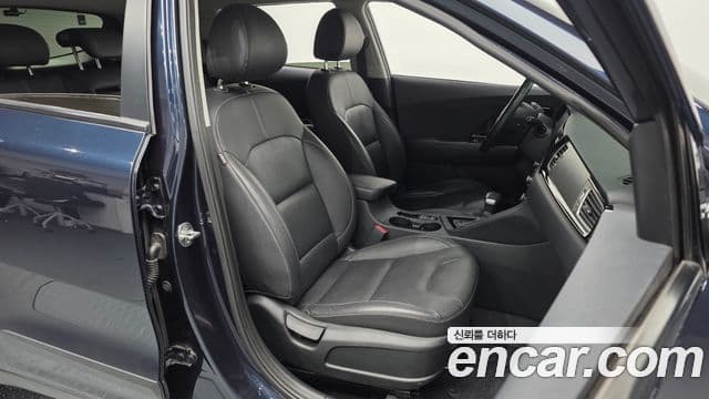 Kia Niro Prestige, 2018 10