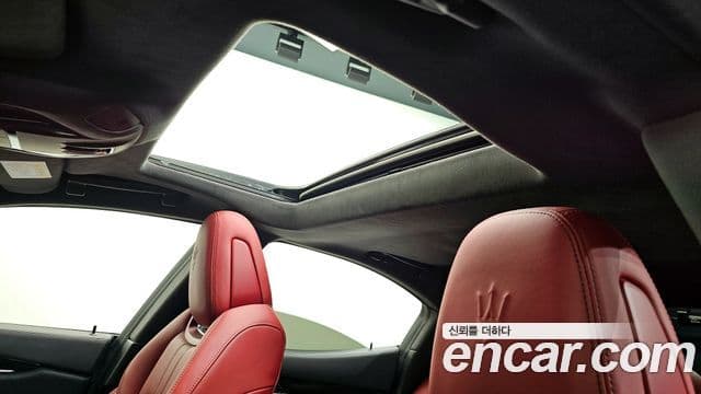 Maserati 기블리 3세대, 2022 19