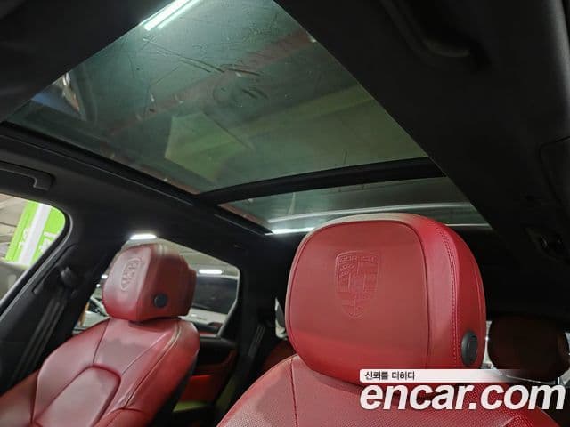 Porsche Cayenne (PO536), 2020 4