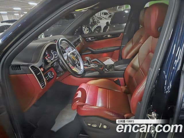 Porsche Cayenne (PO536), 2020 10