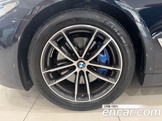 BMW 5시리즈 (G30) 520i M Sport, 2023 все фото