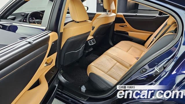 Lexus ES300h 7세대 Executive, 2022 13