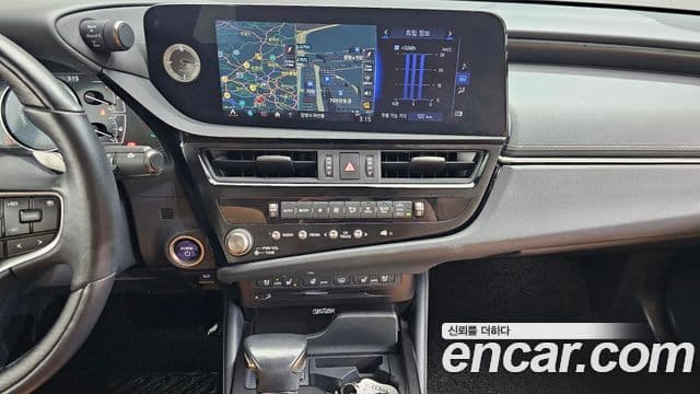 Lexus ES300h 7세대 Executive, 2022 15
