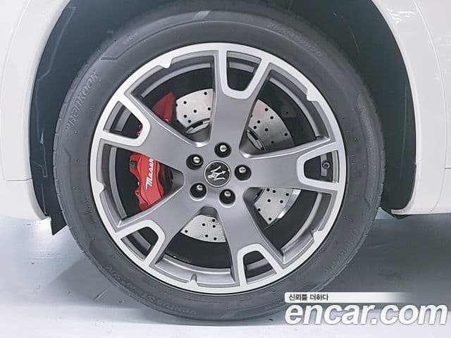 Maserati Levante 3.0 AWD GranSport, 2020 9