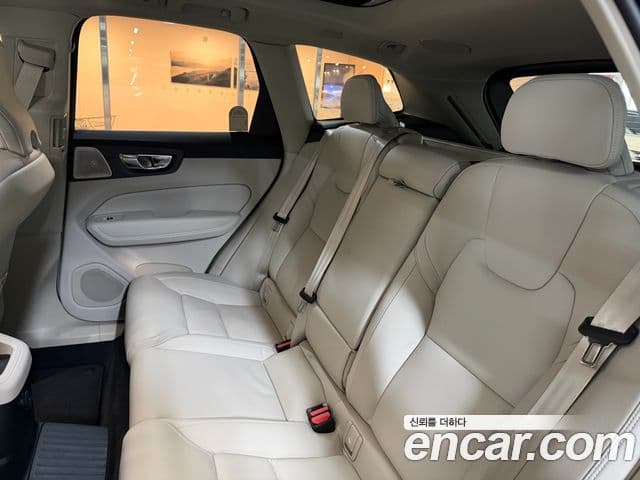Volvo XC60 2세대 T8 Ultra Bright, 2026 11