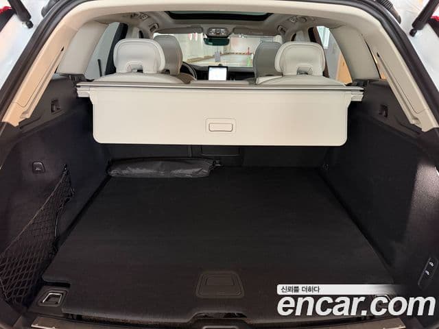 Volvo XC60 2세대 T8 Ultra Bright, 2026 13