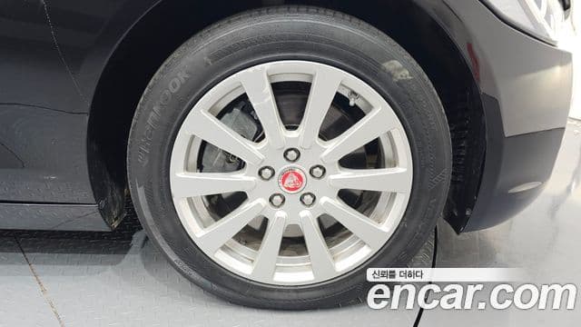 Jaguar XE 20d Prestige AWD, 2017 все фото