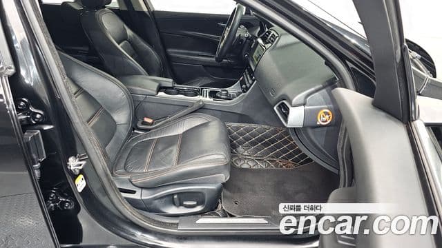 Jaguar XE 20d Prestige AWD, 2017 10