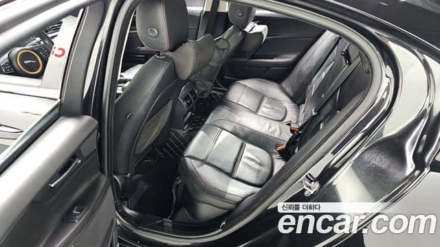 Jaguar XE 20d Prestige AWD, 2017 12