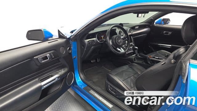 Ford Mustang купе, 2021 10