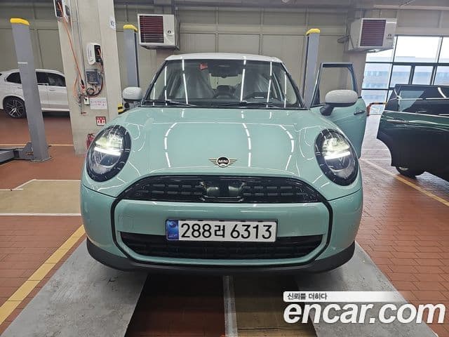 Mini Cooper C 4세대 5도어 Classic, 2026 1