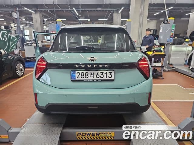 Mini Cooper C 4세대 5도어 Classic, 2026 2