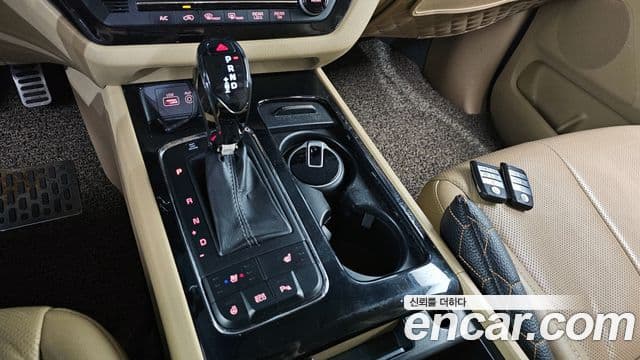 Kia All New Carnival VIP, 2017 9